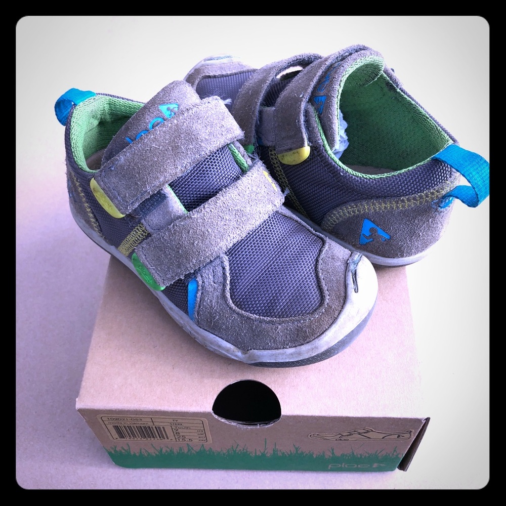 PLAE Ty grey size 9